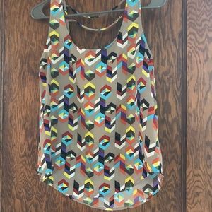 Graphic multicolored blouse.